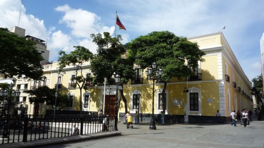 Panamá y Venezuela acuerdan reactivación de servicios consulares