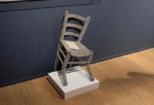 Una pareja rompe la «silla de Van Gogh» al intentar tomarse una foto en un museo italiano