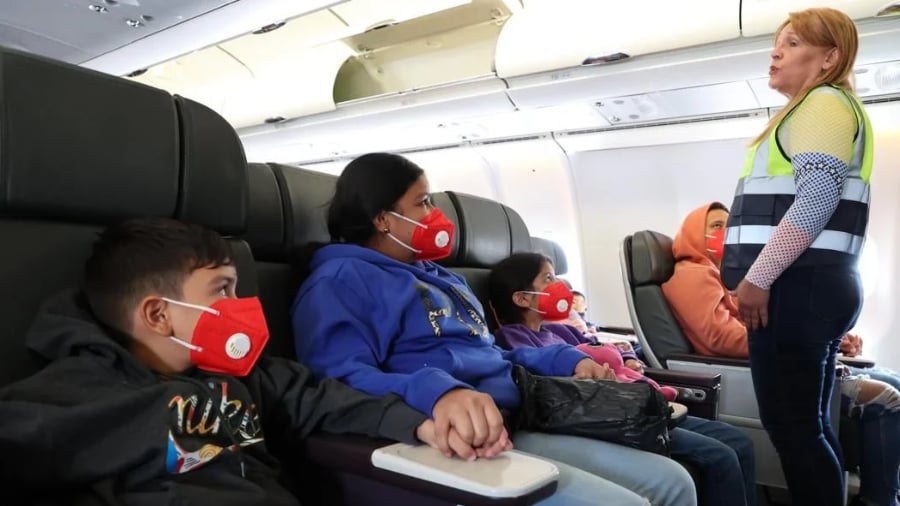 Nuevo vuelo con venezolanos provenientes de EE.UU arribará al país este martes