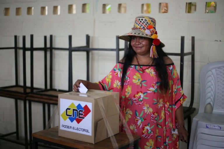 Pueblos indígenas votan para escoger sus representantes a la AN y Consejos Legislativos