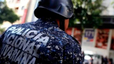 Joven finge ser un "agente especial" de la PNB para amenazar a un vecino