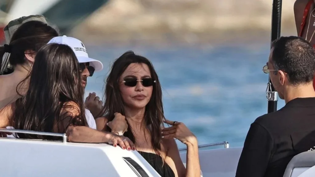 El deportista con el que Sofía Vergara disfruta de las playas de Ibiza