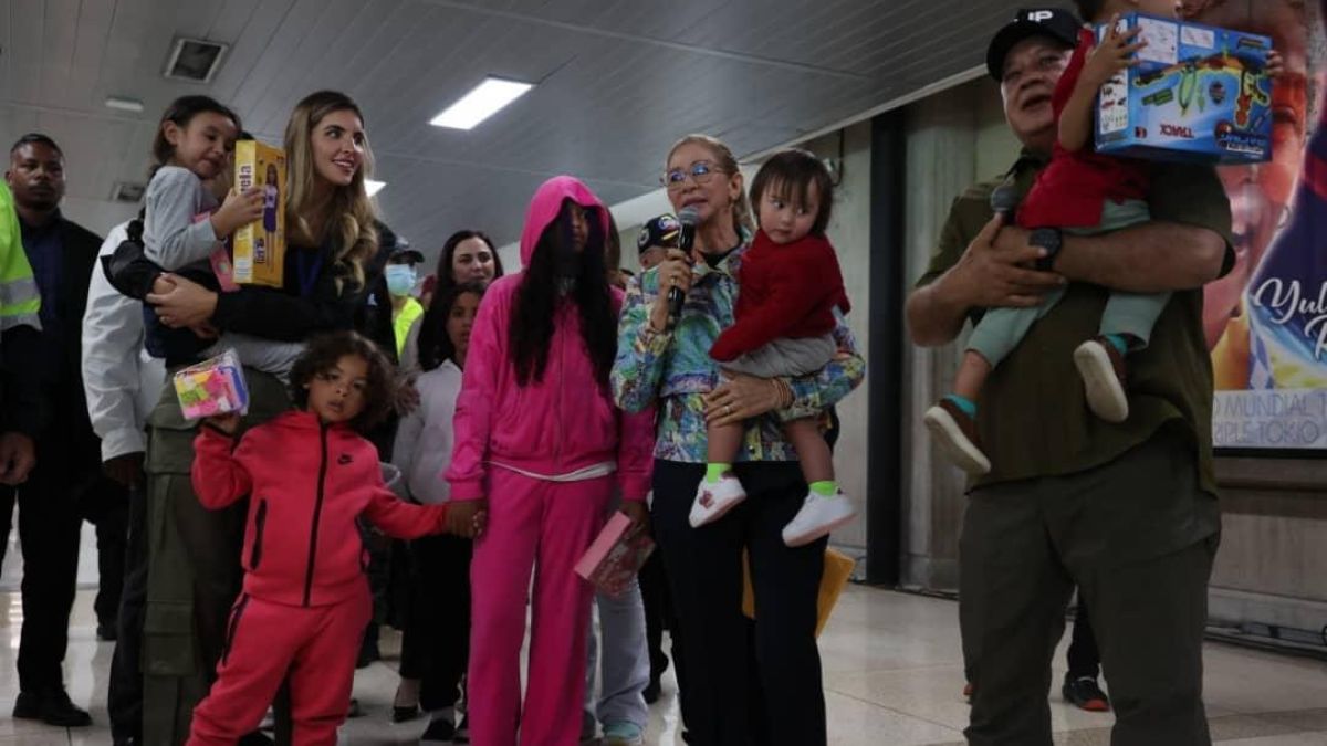 Cilia Flores: Estamos felices por el regreso de los niños y niñas que hoy se van a reencontrar con sus familias