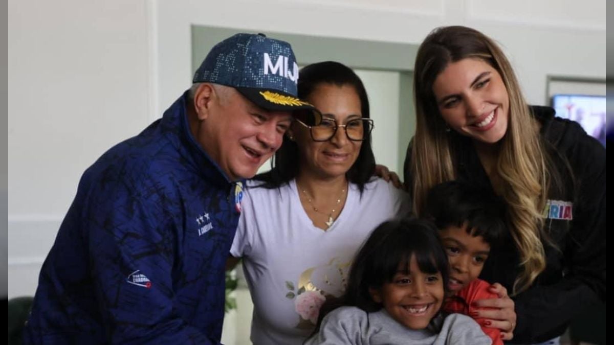 Gobierno de Venezuela retorna a niños desde EE. UU.