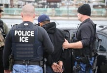 Con bonos de 50 mil dólares, EE. UU. busca reforzar el ICE para la persecución de migrantes