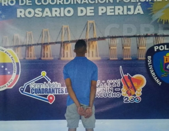 Detienen a hombre por agredir a su pareja con un machete