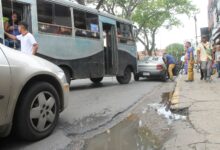 Huecos y baches invaden las calles y avenidas del municipio Maturín