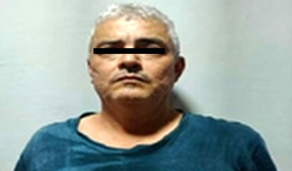 Detienen a hombre por golpear a su madre de 80 años