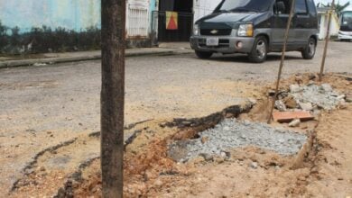 Denuncian grave situación de la carretera y aguas servidas en Godofredo