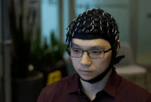 Avance tecnológico: gorro con IA transforma pensamientos en palabras escritas