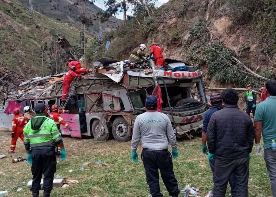 Accidente de autobús en Los Andes de Perú deja al menos 15 muertos