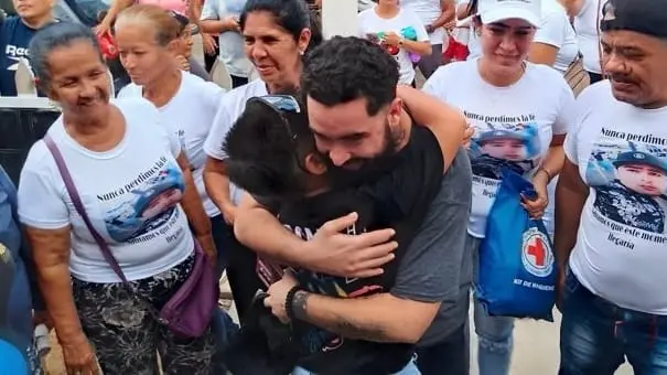 Carupanero regresa a casa tras ser detenido en El Salvador