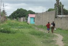 Calles del sector Nuevo Horizonte II tienen 20 años sin una gota de asfalto