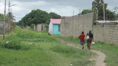 Calles del sector Nuevo Horizonte II tienen 20 años sin una gota de asfalto