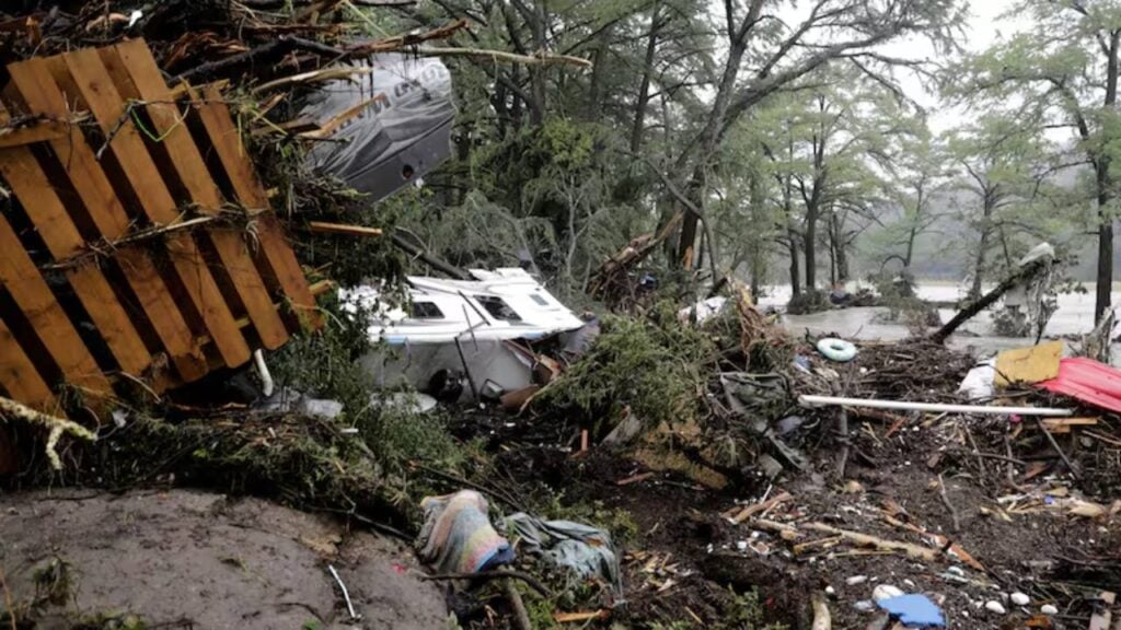 La cifra de muertos por las inundaciones en Texas supera los 100