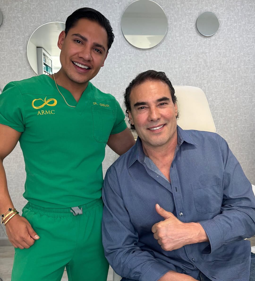 El nuevo rostro de Eduardo Yáñez tras someterse a cirugía estética