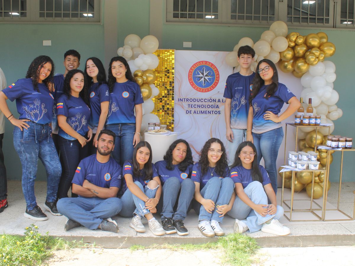 Estudiantes de la UDO realizan expoferia de alimentos