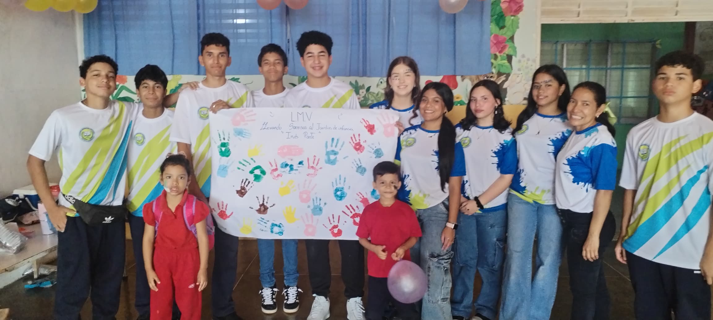 Estudiantes de 3er año del Lino de Las Mercedes Valle llevaron sonrisas al Preescolar Inés Ponte