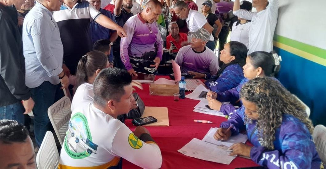 Más de mil transportistas del municipio Ezequiel Zamora recibieron asesoría y atención