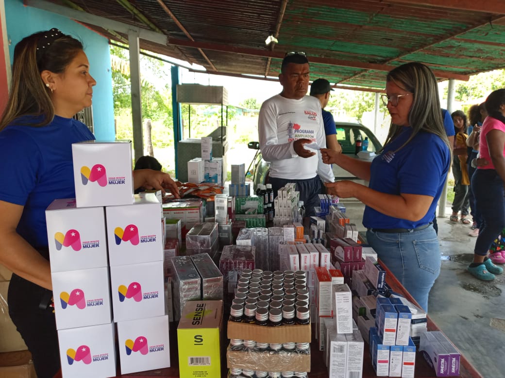 Comuna “Centella del Sur” recibe atención médica especializada