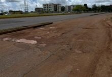 Ciudadanos alertan sobre el mal estado del canal de servicio en avenida Bella Vista