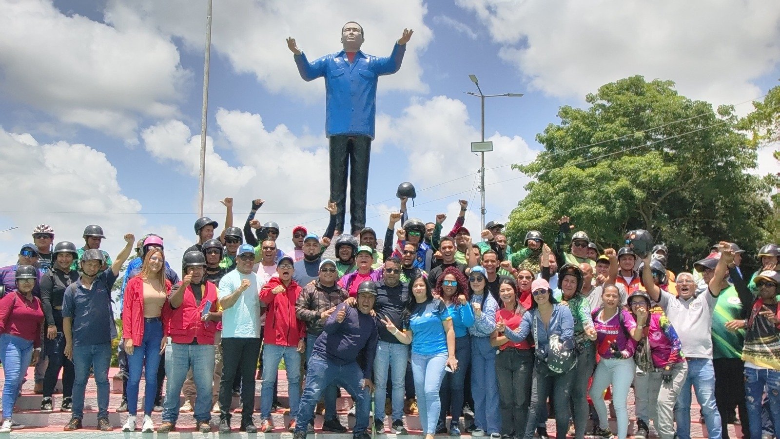 Fuerza motorizada de Monagas ratifica su respaldo a la Revolución con una gran caravana