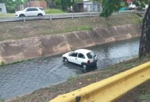 Tres carros han caído en el caño Orinoco: comerciantes piden reforzar barandas
