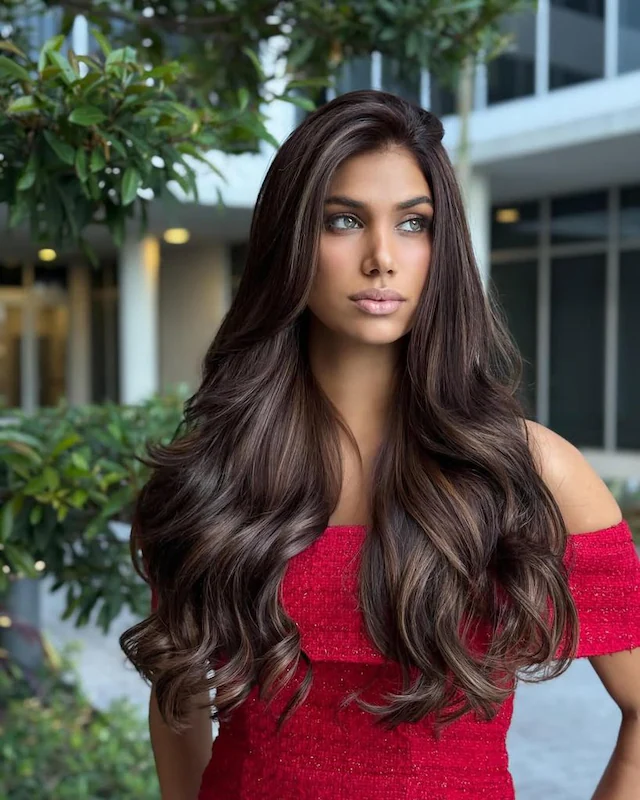 Rumbo a Miss Universe 2025 en Tailandia Con este triunfo, Lina Luaces no sólo se convierte en la reina con derecho a participar en Miss Universe 2025; sino que forma parte de la historia de Cuba en el certamen. En 2024, tras 57 años sin candidata, la isla volvió al concurso con Marianela Ancheta; Lina es la segunda reina en portar el título en esta nueva era para Cuba ante los ojos del mundo.