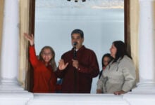 Presidente Maduro celebra "victoria histórica" al ganar 285 alcaldías