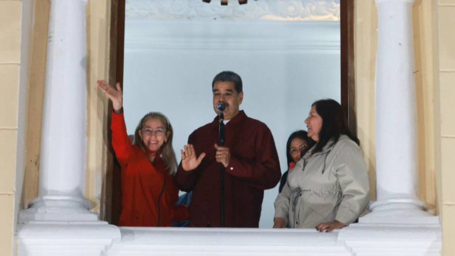 Presidente Maduro celebra "victoria histórica" al ganar 285 alcaldías