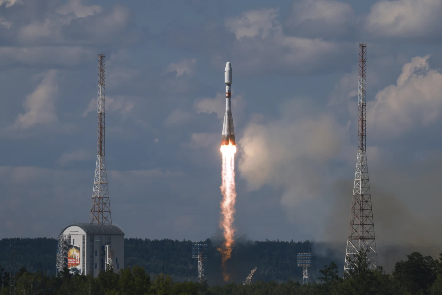 Rusia puso en órbita un satélite de comunicaciones iraní