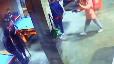 Falso delivery asesina a venezolano de 12 disparos en un billar de Perú