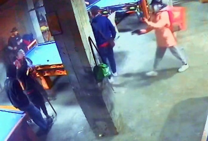 Falso delivery asesina a venezolano de 12 disparos en un billar de Perú