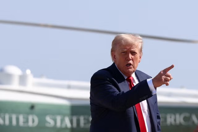 Trump revela aranceles del 25 % para India y medidas punitivas por comerciar con Rusia.