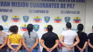 Siete mujeres se agredieron a tubazos en una pelea callejera