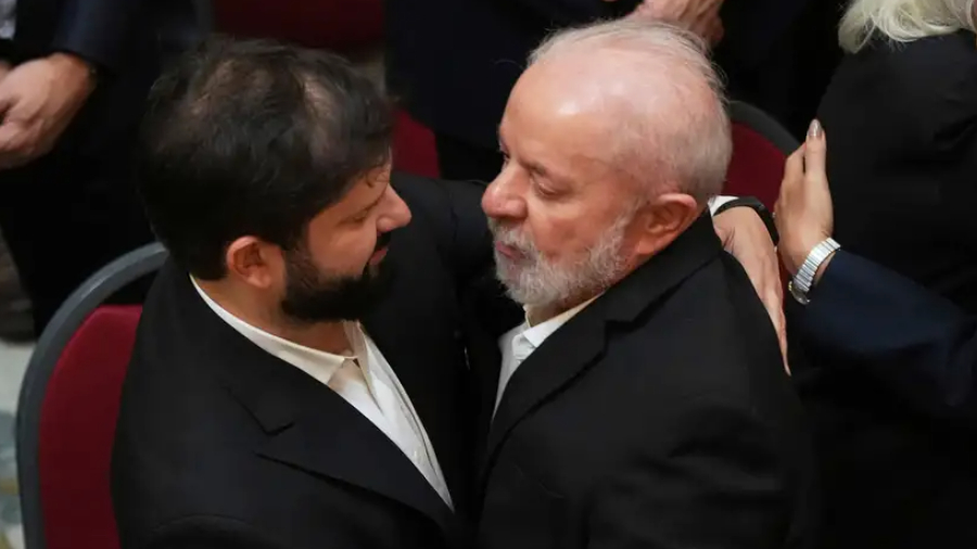 Lula llega a Chile para participar en cumbre del progresismo