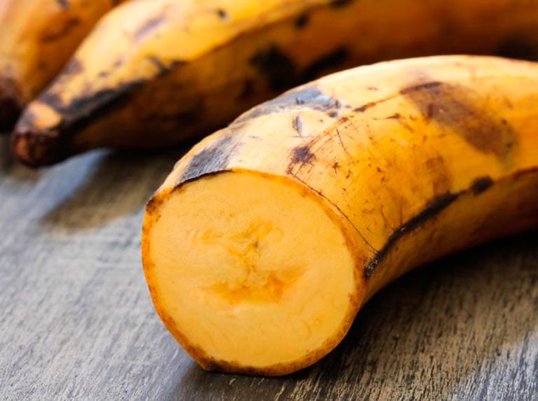 La forma en la que consumes el plátano puede no ser saludable