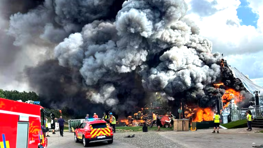 (+Video) Se incendió el escenario principal del festival Tomorrowland en Bélgica