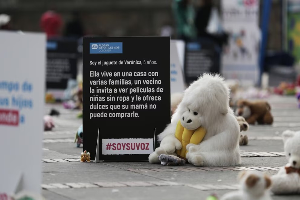 Denuncian presunto abuso de seis estudiantes a niña de 8 años en Bogotá
