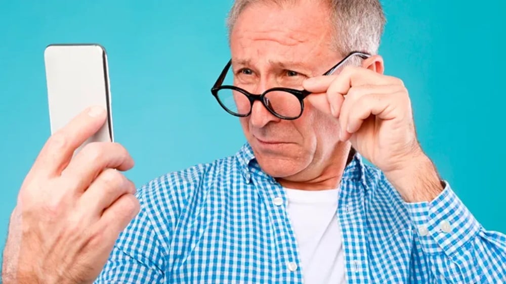¿Una alternativa a los lentes? La FDA aprueba unas gotas para tratar la presbicia