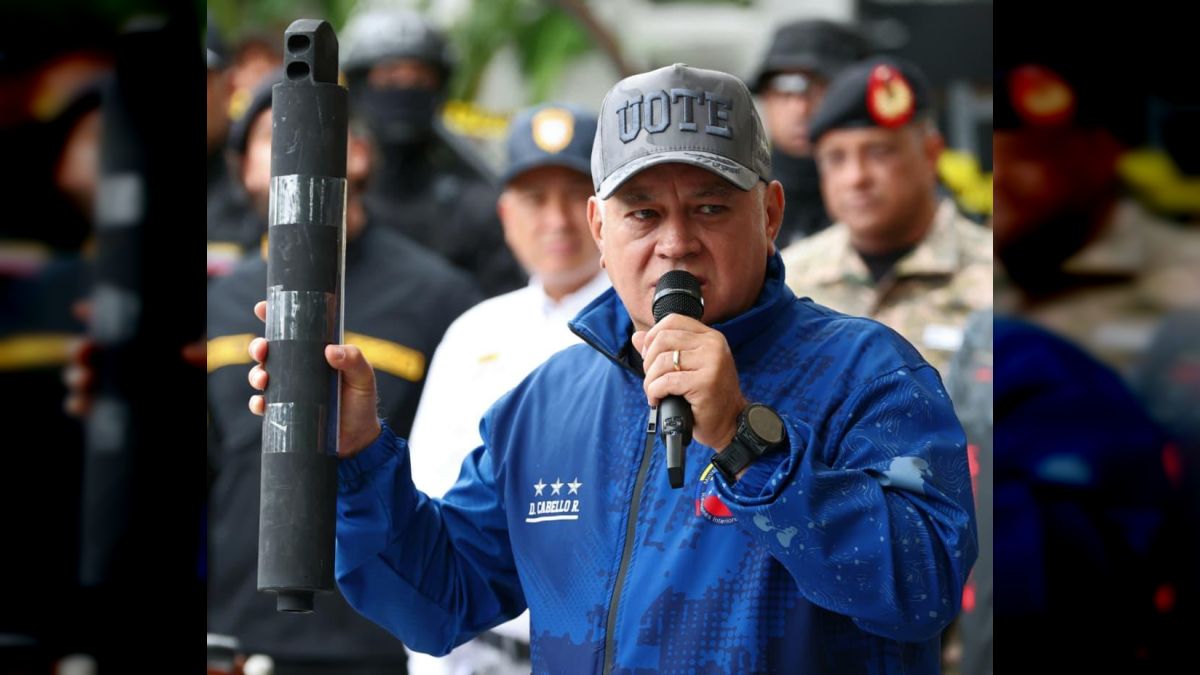 Autoridades incautan un arsenal con 23 rifles de francotirador, informó Cabello