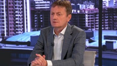 Ministro Serbio sufre un derrame cerebral en vivo en televisión