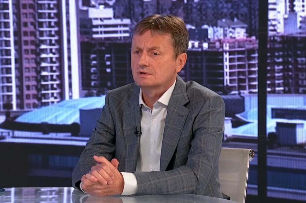Ministro Serbio sufre un derrame cerebral en vivo en televisión