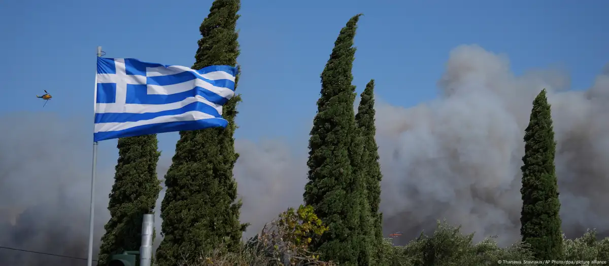 Fuertes vientos azotan Grecia y dejan un saldo de dos fallecidos