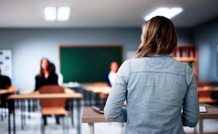 Israel: docente sancionada por conducta sexual inapropiada con alumnos