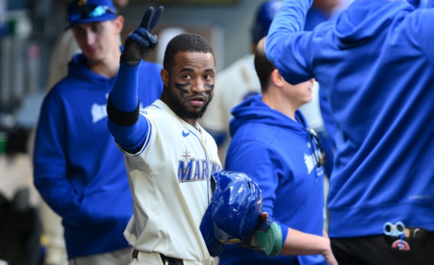 Por lanzar su bate, un pelotero dominicano recibe 10 juegos de suspensión en un partido de rehabilitación