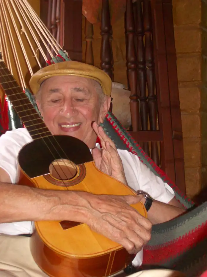 97 años de Simón Díaz: la voz de la tonada que sigue resonando