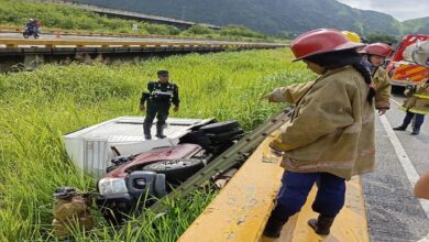 Camión 350 se sale de la vía en el viaducto La Cabrera