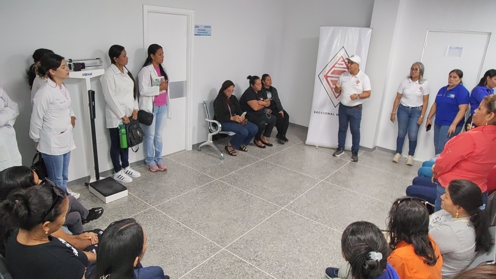 Capacitan a médicos de Monagas para mejorar la atención materno-fetal