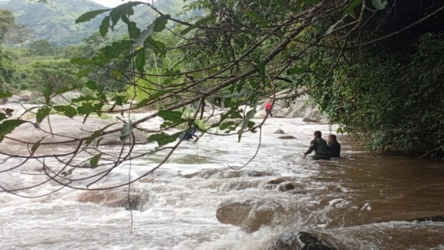 Crecida de río en Colombia causa la muerte de cinco personas